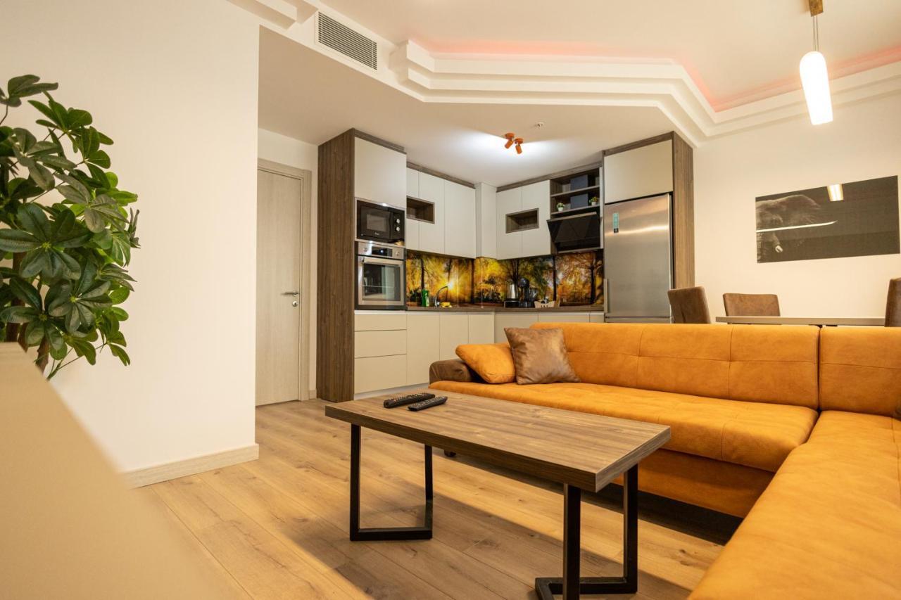 19Th & 18Th Floor Secure Apartments With Pool & Fitness & Parking Included In Price Skopje Exterior photo