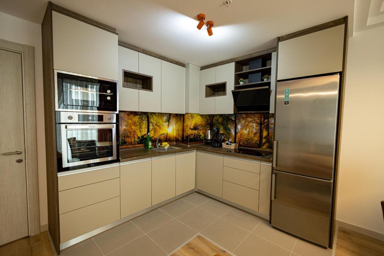 19Th & 18Th Floor Secure Apartments With Pool & Fitness & Parking Included In Price Skopje Exterior photo