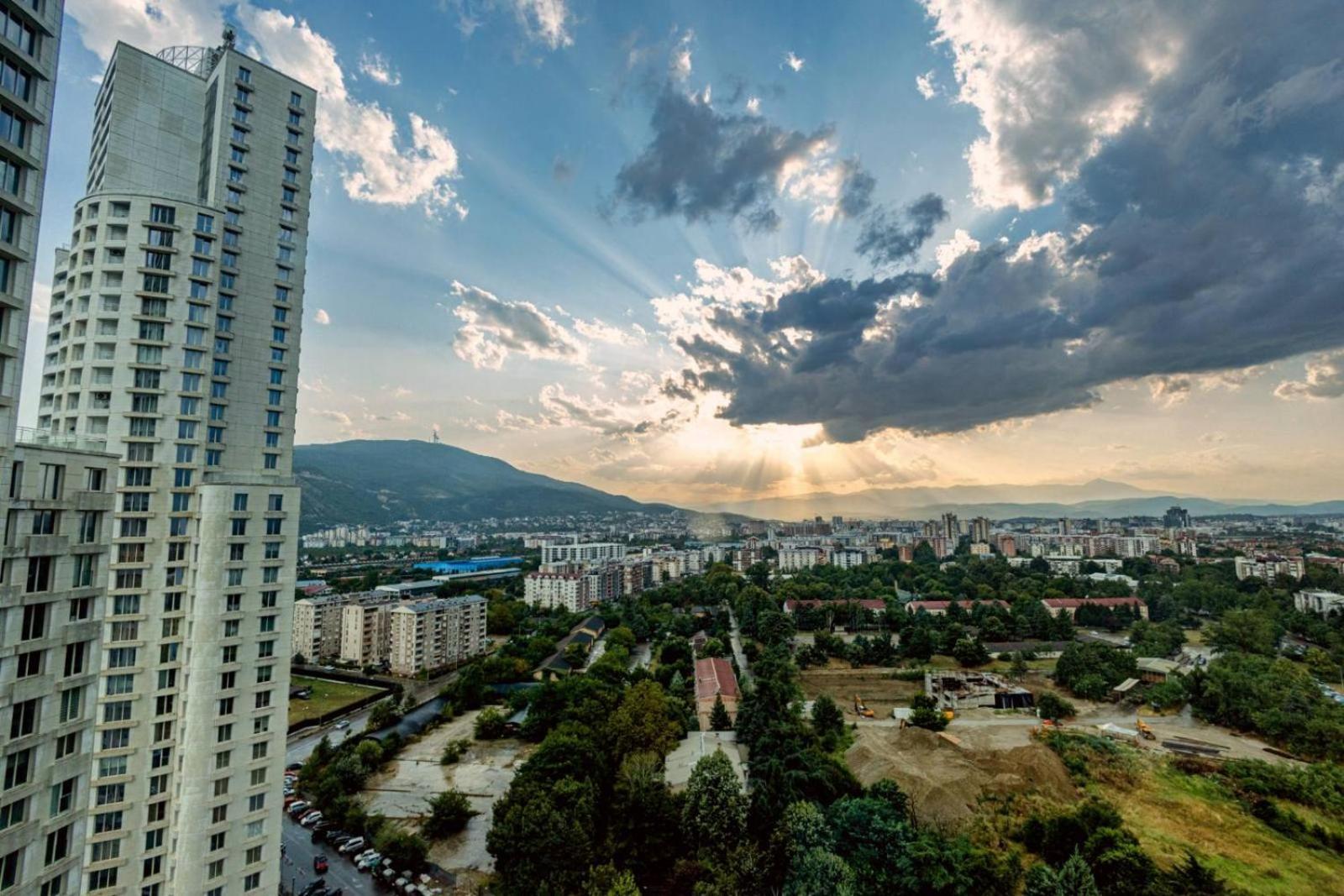 19Th & 18Th Floor Secure Apartments With Pool & Fitness & Parking Included In Price Skopje Exterior photo