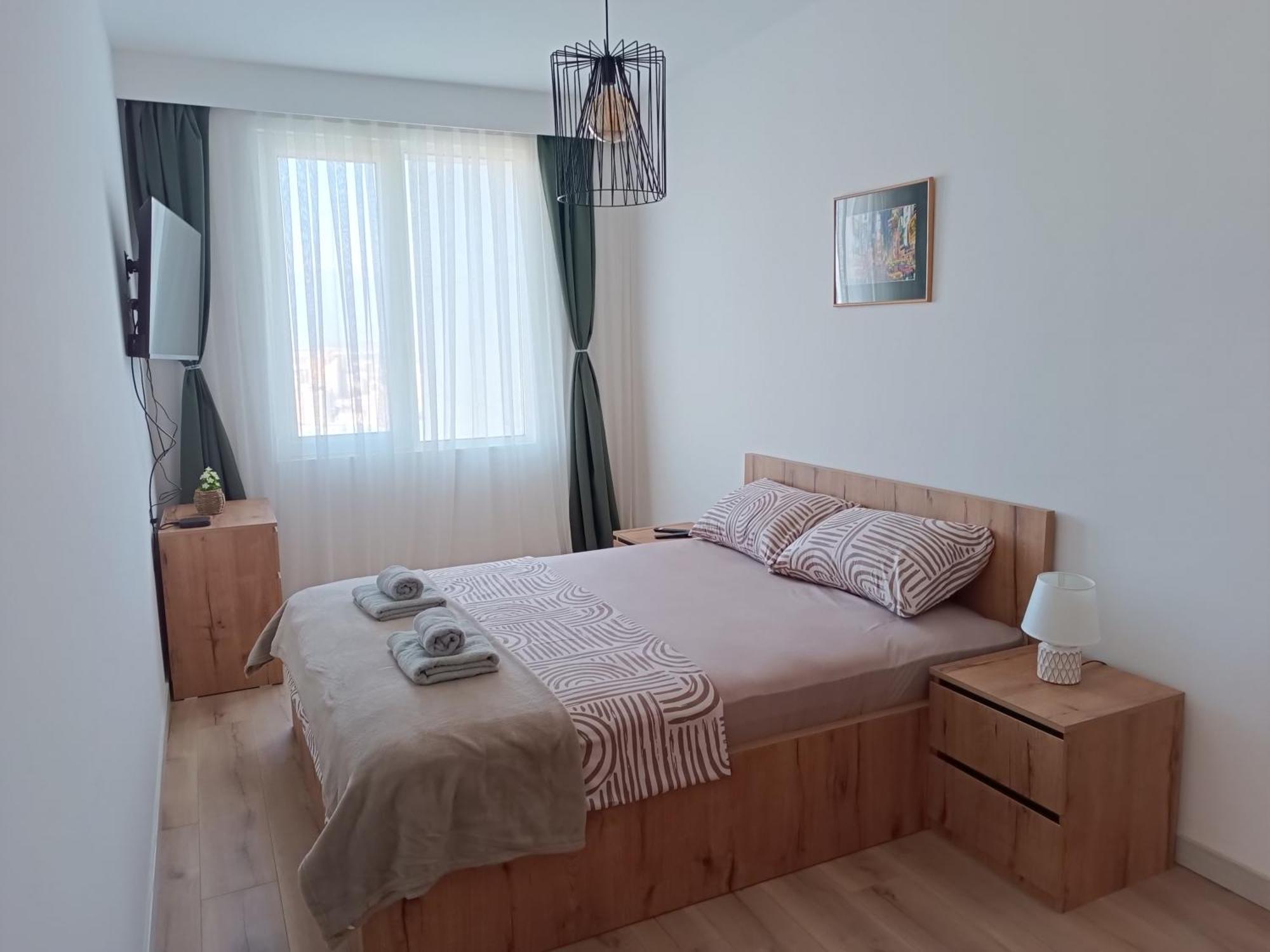19Th & 18Th Floor Secure Apartments With Pool & Fitness & Parking Included In Price Skopje Exterior photo
